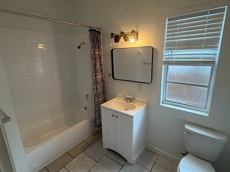 2317 W Chestnut St — Photo 12