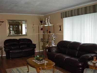 3rd image of 903 Seminole Ave