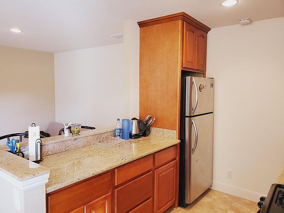 4th image of 1158 Lawrence Rd