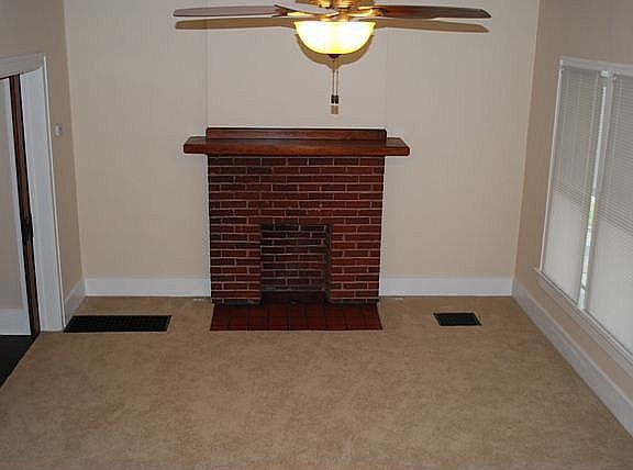 3rd image of 1037 Holly Ave