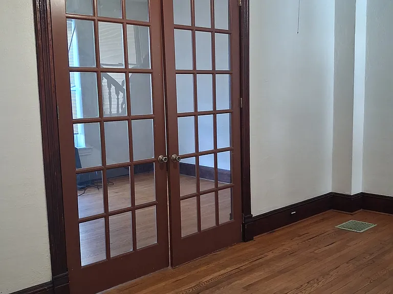 210 N Locust St — Photo 7