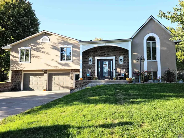 819 Hillcrest Dr, Seneca, KS 66538