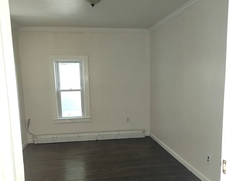 30 Hawkins St — Photo 8