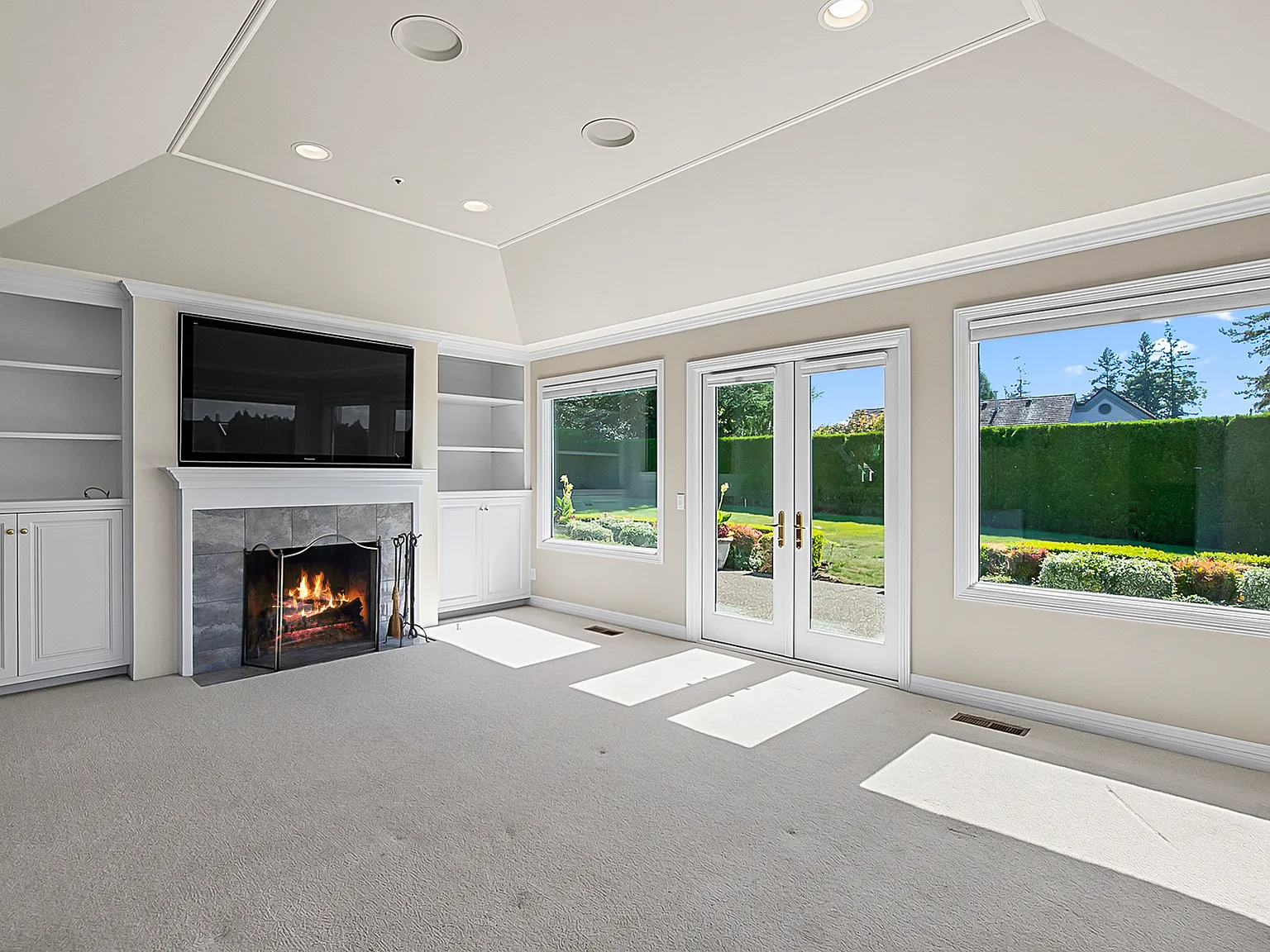 4 bed, 2.5 bath, 3470 sqft, $8,588 — Photo 3