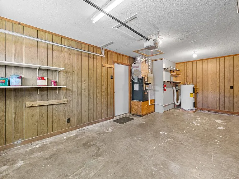 2637 Vassar Rd — Photo 27