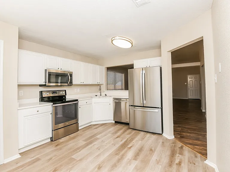 10217 Cypress Hills Dr — Photo 8