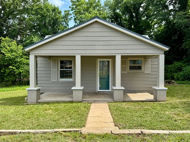 235 Dodd St — Photo 1