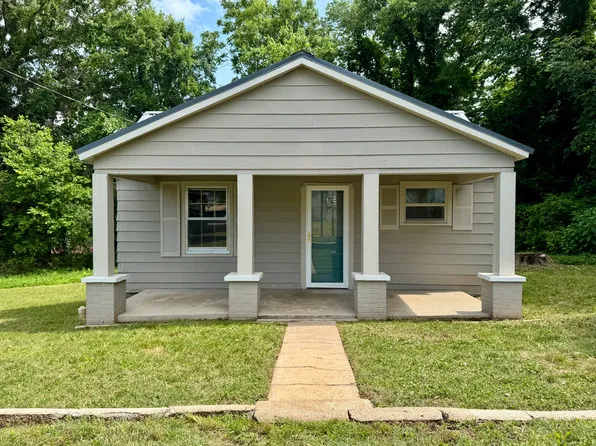 235 Dodd St, Chase City, VA 23924