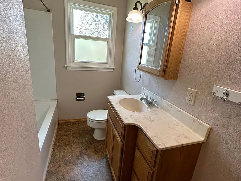 108 Seminole Ave — Photo 5