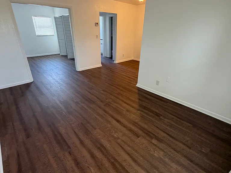 50 NE 35th Ct — Photo 5