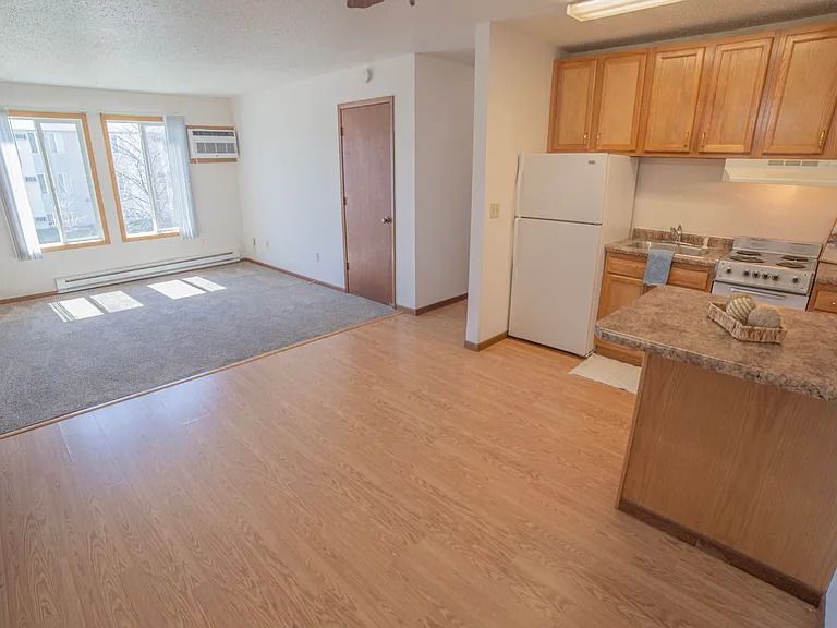 Cedars West Apartments — Photo 23