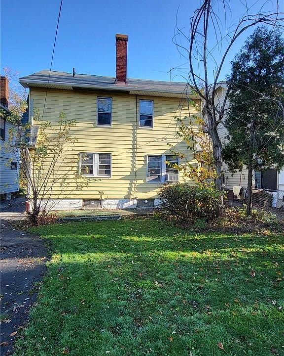 2nd image of 1872 Hillside Ave