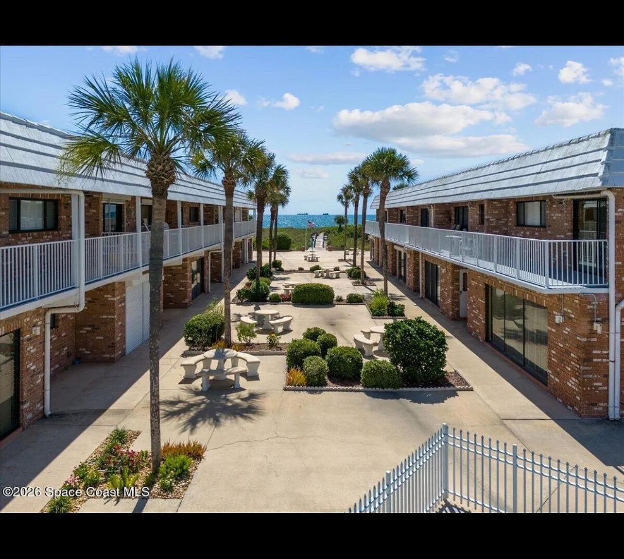 2 bed, 1250 sqft, $3,250 — Photo 2
