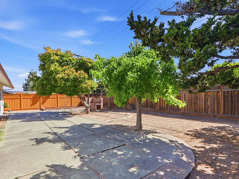 1498 S Mary Ave — Photo 36