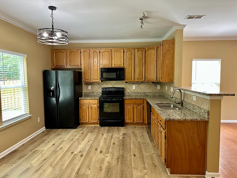 15713 Lakepoint Forest Dr — Photo 5