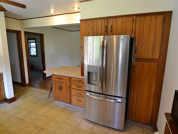 5th image of 8767 W Loop Rd