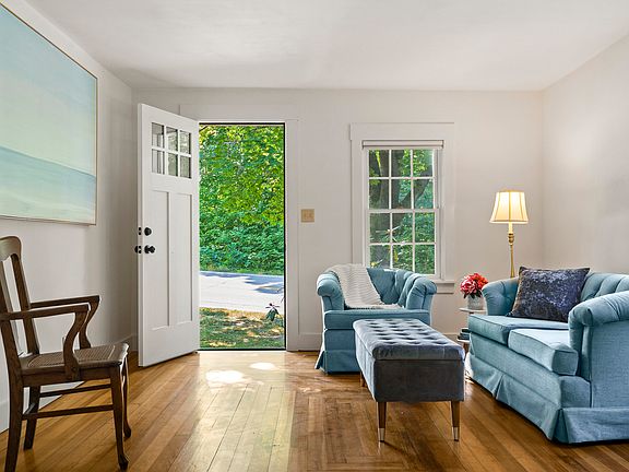 3rd image of 205 Center Street