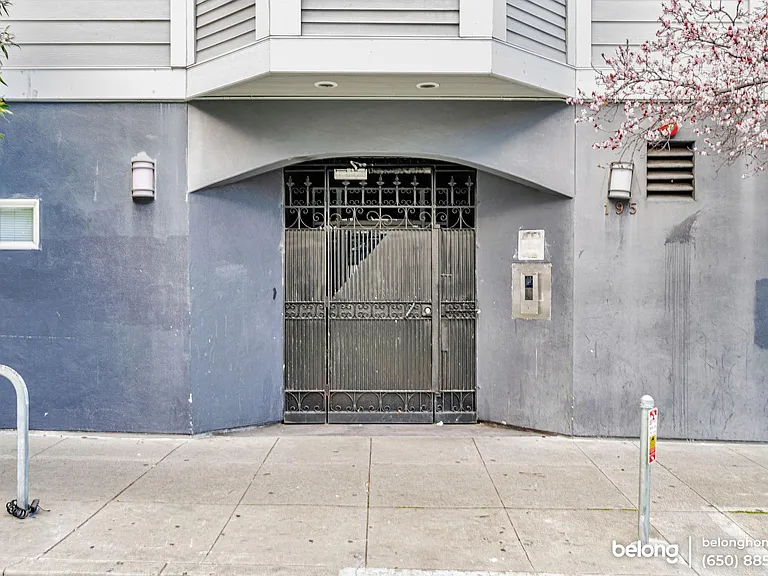 195 7th St #301 — Photo 3