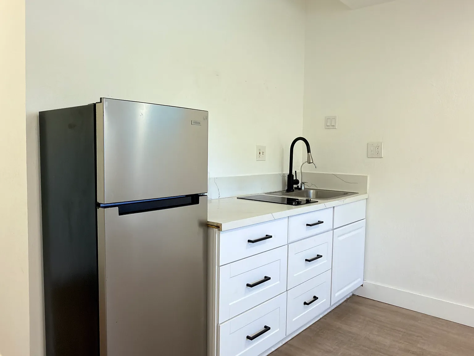 Studio, 350 sqft, $1,700 — Photo 2