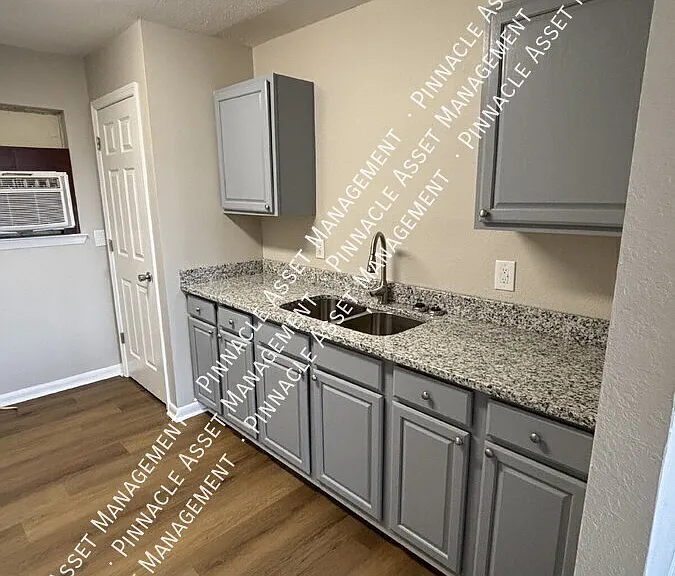 208 Valley View Ave #2 — Photo 4