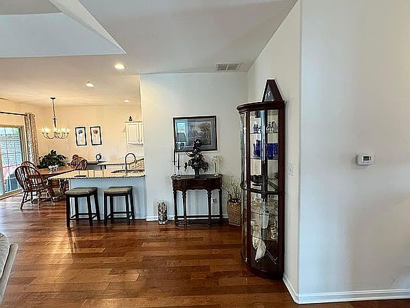 5th image of 237 Twin Springs Ct