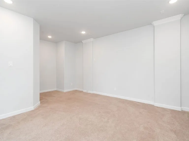1303 Gardenia Dr — Photo 23