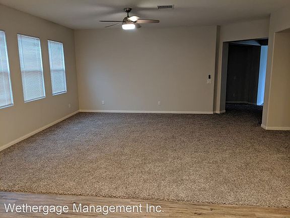 4th image of 33110 Aquamarine Cir