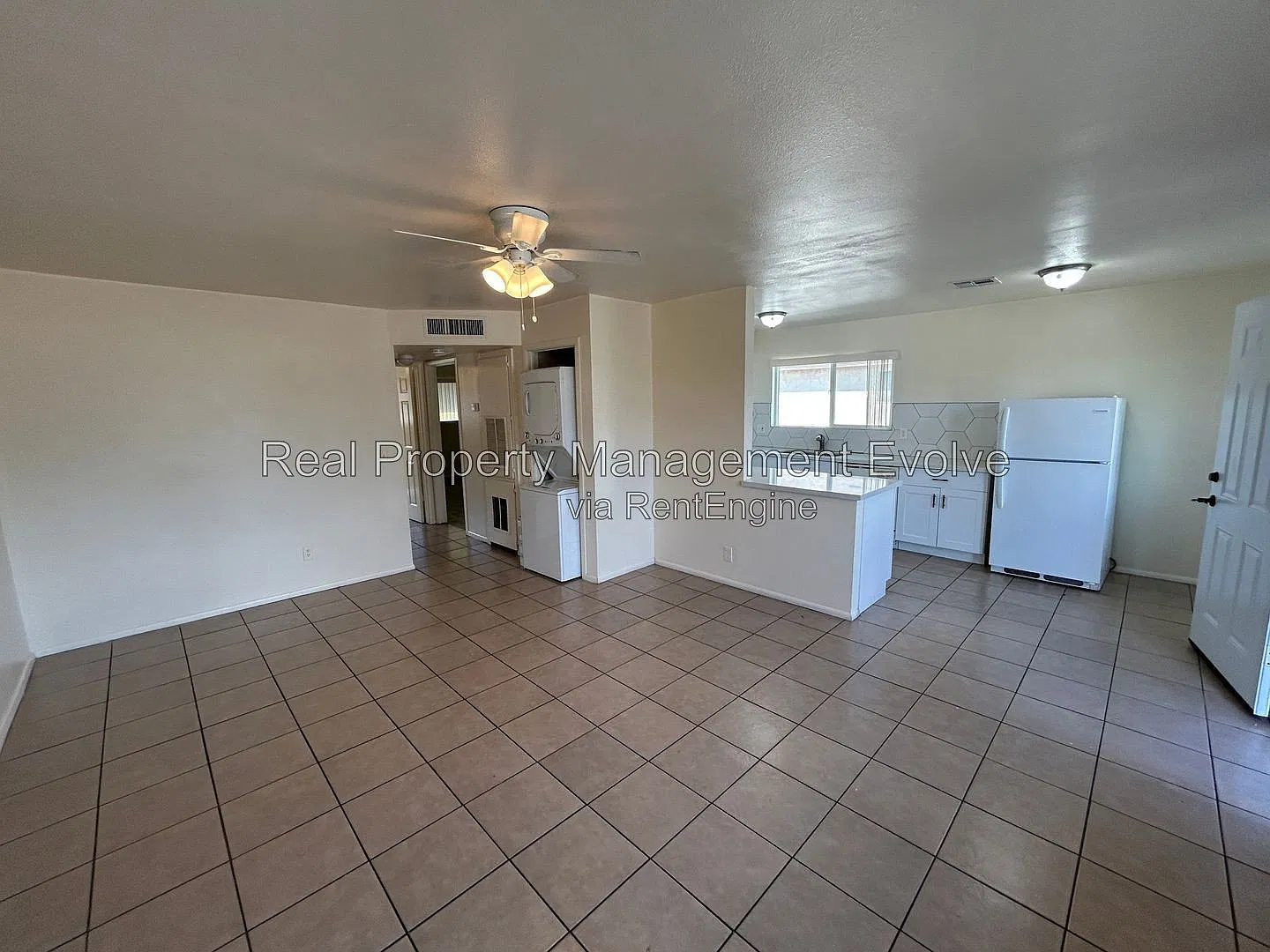 2 bed, 1.0 bath, 955 sqft, $895 — Photo 3