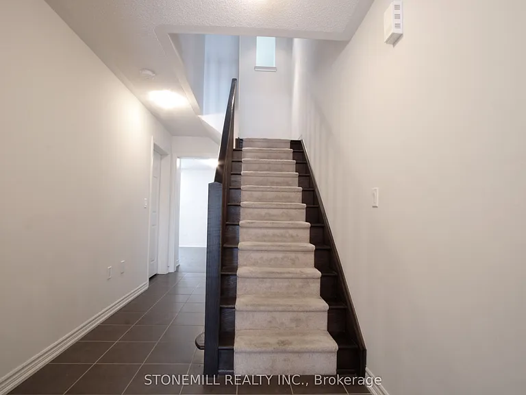 3130 Boxford Cres #5 — Photo 6