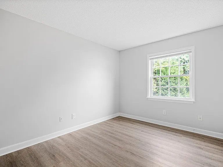 5645 Hornaday Rd #B — Photo 5
