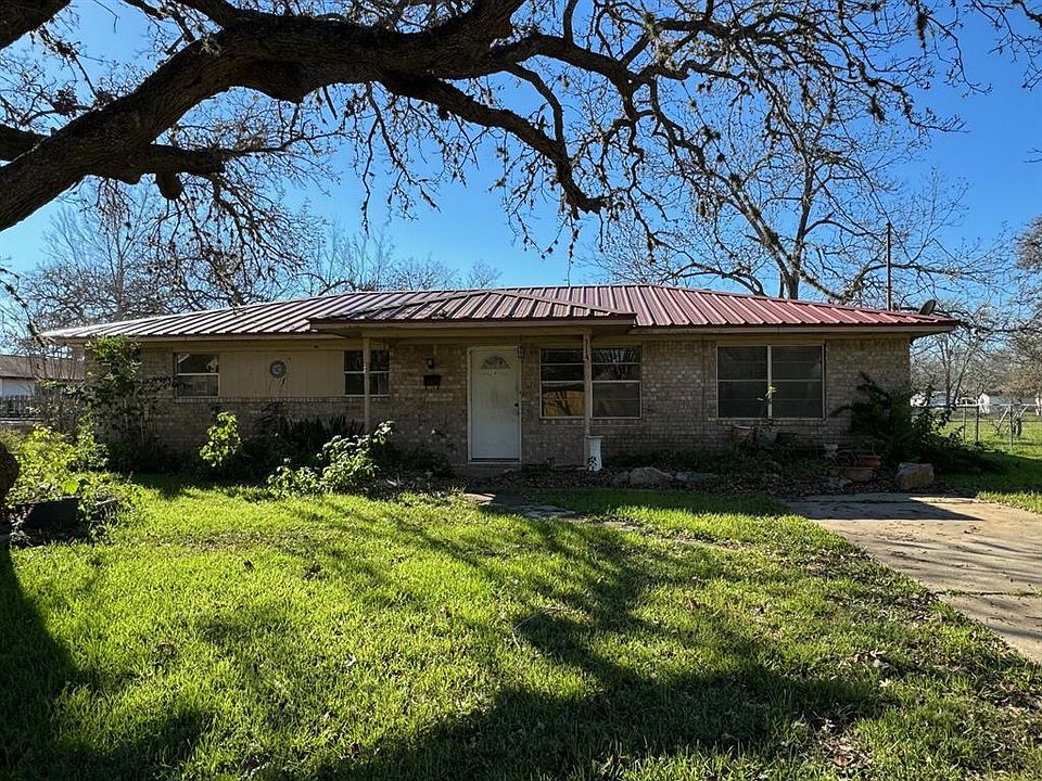314 S Promenade St, Hallettsville, TX 77964 Zillow