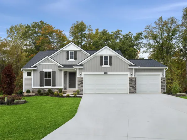 2103 Quarter Horse Dr, Cedar Springs, MI 49319