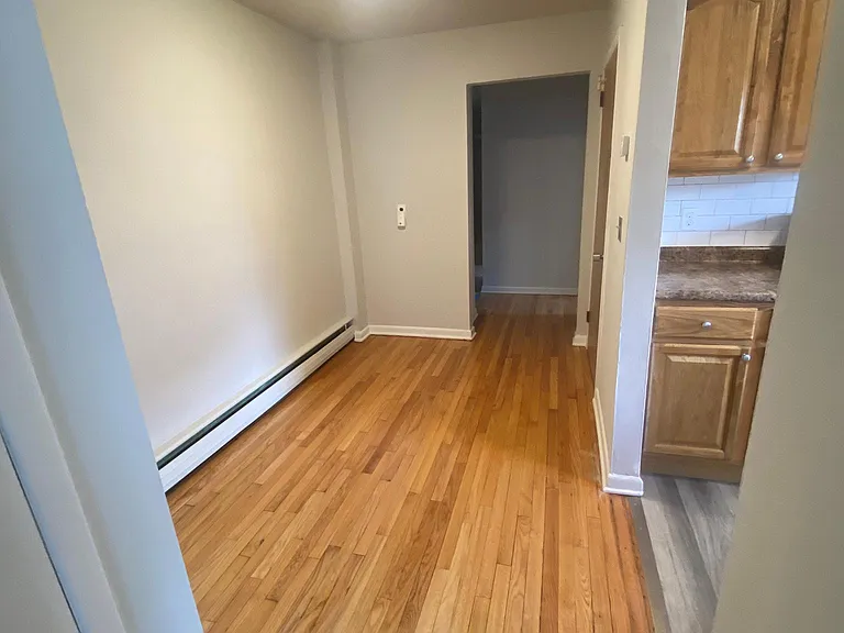 613 Jackson Ave — Photo 4
