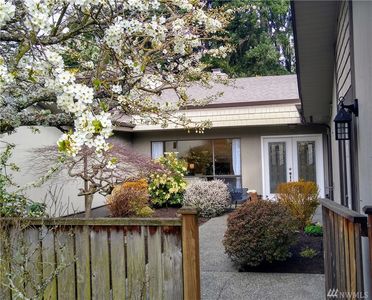1820 NW 195th St #B-12, Seattle, WA, 98177