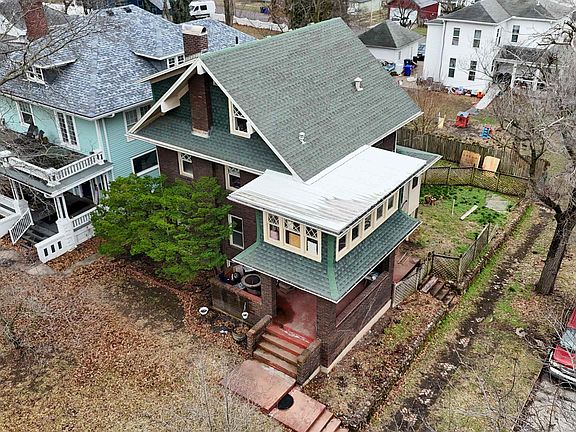 3rd image of 519 W Broadway Blvd