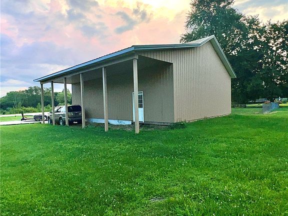 3rd image of 3301 Troy Rd