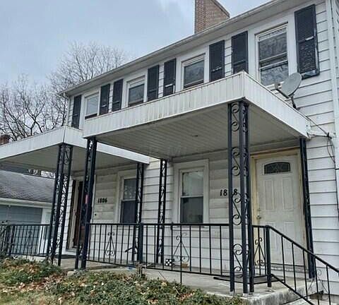2nd image of 1806 Kent St #1808