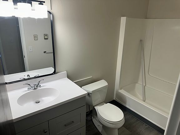 4th image of 955 W Ardussi St #2
