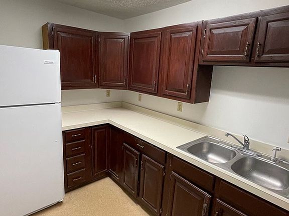 4th image of 202 W Mitchell St #10628153