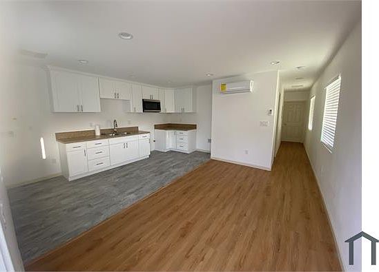 2nd image of 1432 1/2 W 101st St
