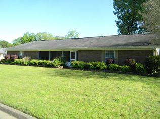 1601 W 3rd Ct, Russellville, AR 72801