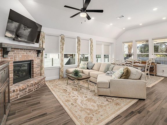 4th image of 1304 Highcrest