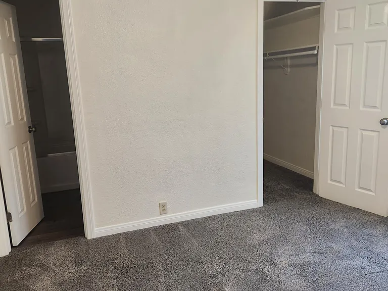 10567 Ohio St — Photo 16