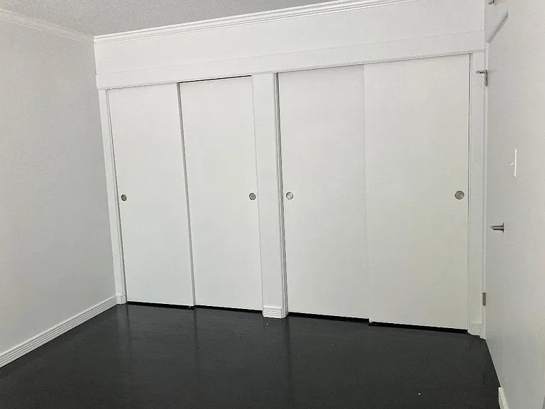 Large double bedroom closet