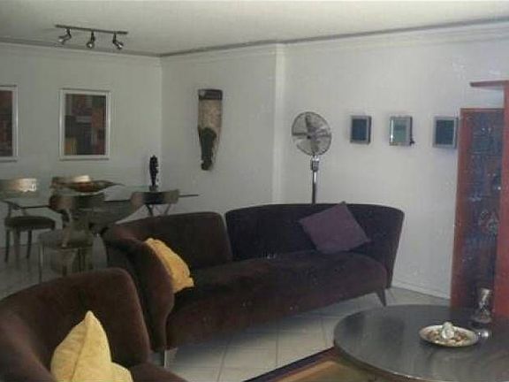 4th image of 18151 NE 31st Ct APT 303