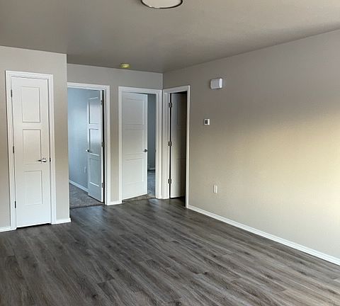 5th image of 855 W Lookout Dr #B