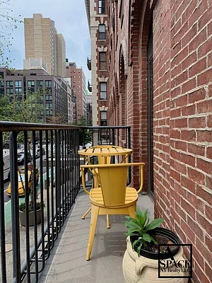 Rented by A Space Realty NY LLC | media 3