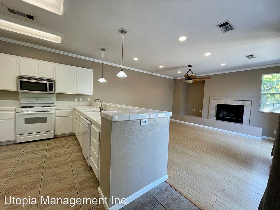1st image of 79835 Cassia St