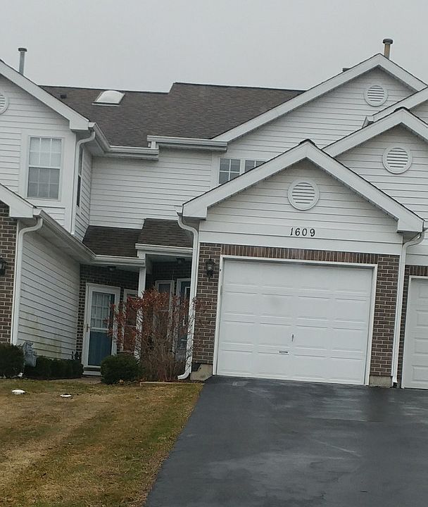 1st image of 1609 Woodcrest Cir #A