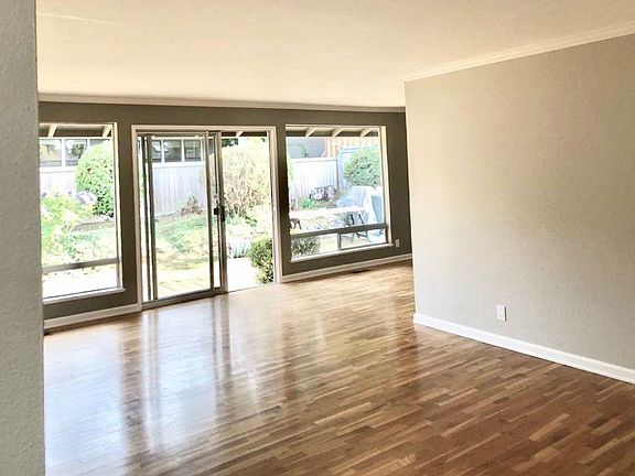 Spacious and Bright Living Room